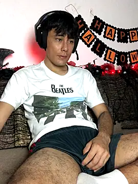 Snapshot of Huge_latin_cock chatting on 10-18-25, 11:05 Huge latin cock online show from 10-18-25, 11:05