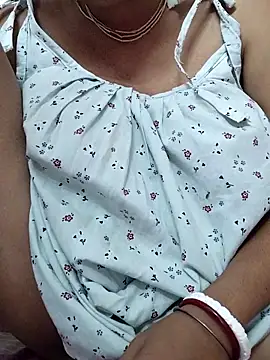 Snapshot of miss-Riy chatting on 11-15-25, 05:42 miss-Riy online show from 11-15-25, 05:42