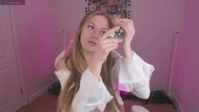 Snapshot of Stacy_River chatting on 03-10-25, 08:26 Stacy River online show from 03-10-25, 08:26