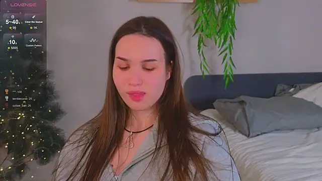 Roxie Mils online show from 01-08-25, 06:31