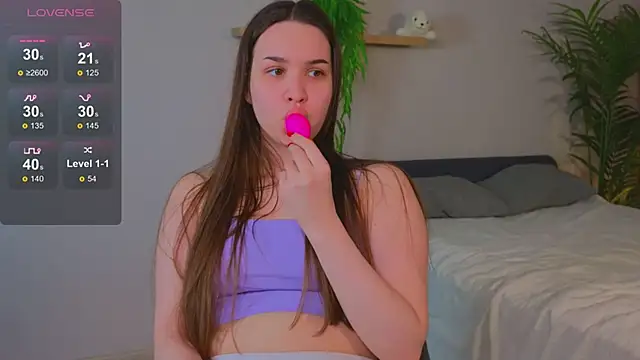 Roxie Mils online show from 01-29-25, 03:37