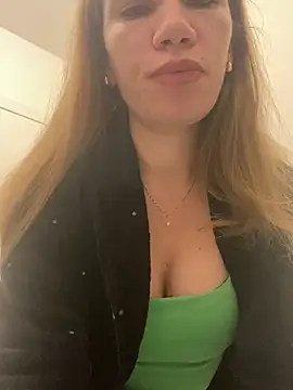 Snapshot of EvaRush chatting on 01-20-25, 08:29 EvaRush online show from 01-20-25, 08:29