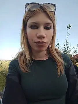 EvaRush online show from 05-11-26, 04:04