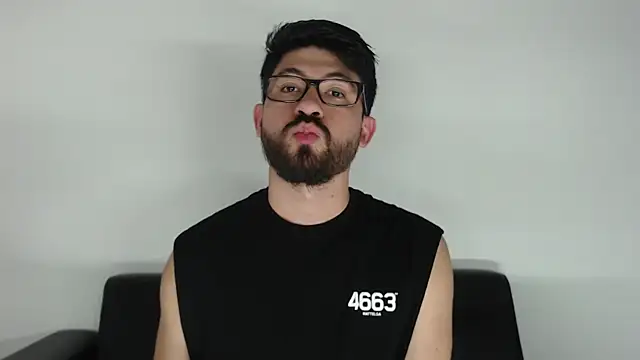 Snapshot of Galit_g chatting on 11-03-25, 10:53 Galit g online show from 11-03-25, 10:53