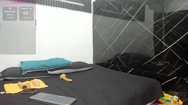 Analiasmith89 online show from 10-11-25, 02:33