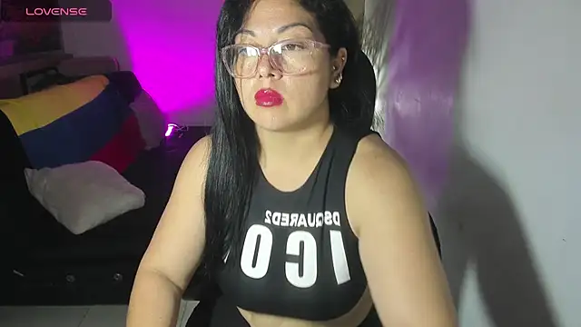 Snapshot of jessicarabbit_1 chatting on 07-04-26, 04:07 jessicarabbit 1 online show from 07-04-26, 04:07