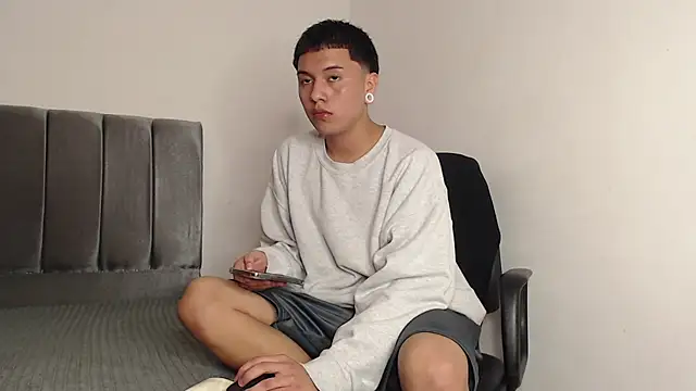 Snapshot of alex-lover chatting on 02-07-25, 04:48 alex-lover online show from 02-07-25, 04:48