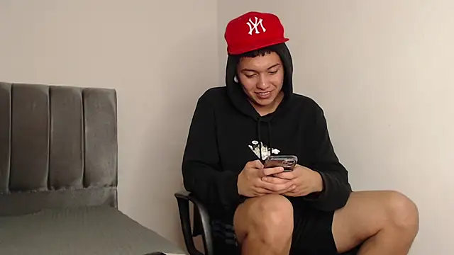 Snapshot of alex-lover chatting on 02-16-25, 05:04 alex-lover online show from 02-16-25, 05:04