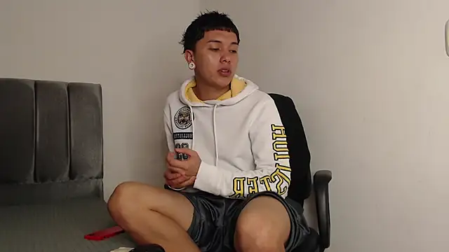 Snapshot of alex-lover chatting on 03-05-25, 12:38 alex-lover online show from 03-05-25, 12:38