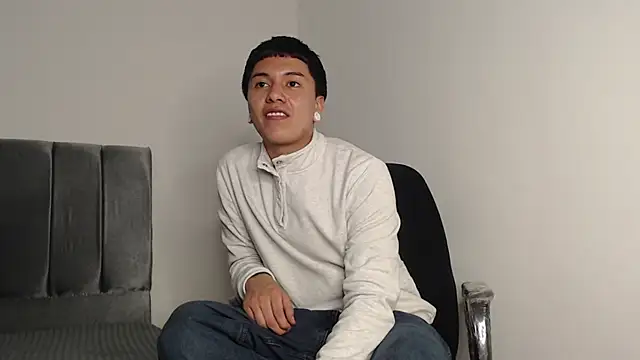 Snapshot of alex-lover chatting on 10-02-25, 02:40 alex-lover online show from 10-02-25, 02:40