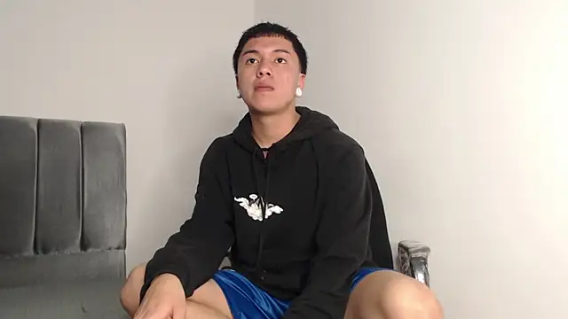 Snapshot of alex-lover chatting on 10-09-25, 01:25 alex-lover online show from 10-09-25, 01:25