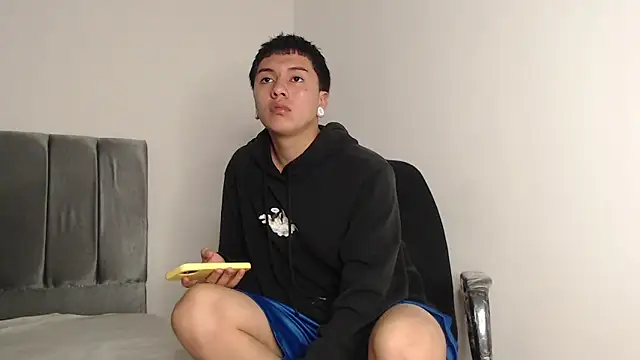 Snapshot of alex-lover chatting on 10-29-25, 01:41 alex-lover online show from 10-29-25, 01:41