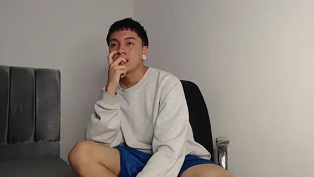 Snapshot of alex-lover chatting on 11-08-25, 01:39 alex-lover online show from 11-08-25, 01:39