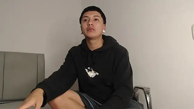 alex-lover online show from 04-15-26, 03:46