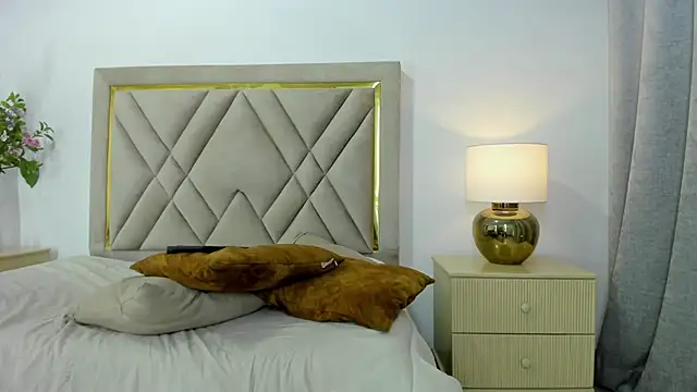 emily queen2 online show from 04-16-26, 09:39