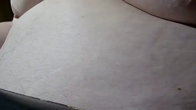 Snapshot of Belle_ley chatting on 02-14-26, 06:32 Belle ley online show from 02-14-26, 06:32