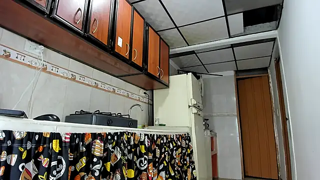 Snapshot of RachelJones_ chatting on 12-22-24, 03:22 RachelJones online show from 12-22-24, 03:22