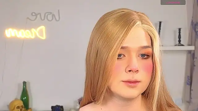 Snapshot of _yourFoxy_ chatting on 10-18-25, 11:55 yourFoxy online show from 10-18-25, 11:55