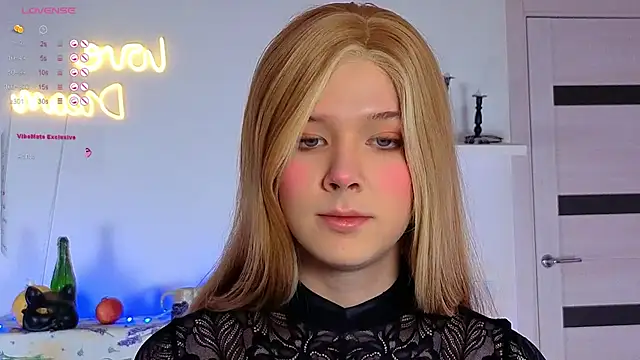 Snapshot of _yourFoxy_ chatting on 11-17-25, 02:12 yourFoxy online show from 11-17-25, 02:12