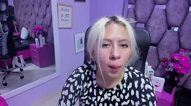 Snapshot of ConstansBlonde chatting on 12-05-24, 10:23 ConstansBlonde online show from 12-05-24, 10:23