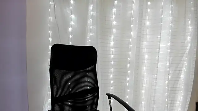 Snapshot of ConstansBlonde chatting on 10-10-25, 08:19 ConstansBlonde online show from 10-10-25, 08:19