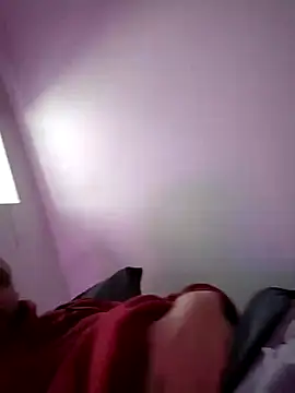 Snapshot of poldek38 chatting on 01-03-25, 03:01 poldek38 online show from 01-03-25, 03:01