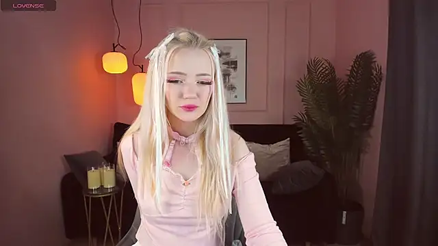 Snapshot of EmilyAir chatting on 01-02-25, 01:49 EmilyAir online show from 01-02-25, 01:49