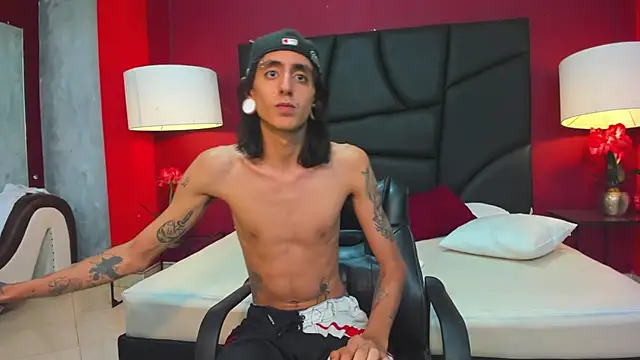 Snapshot of Matthew_Dixonn chatting on 01-03-25, 07:38 Matthew Dixonn online show from 01-03-25, 07:38