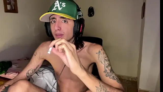 Snapshot of Matthew_Dixonn chatting on 02-06-25, 07:02 Matthew Dixonn online show from 02-06-25, 07:02