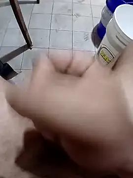 Snapshot of Alva14cm chatting on 01-06-25, 08:18 Alva14cm online show from 01-06-25, 08:18