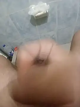 Snapshot of Alva14cm chatting on 03-13-25, 03:33 Alva14cm online show from 03-13-25, 03:33