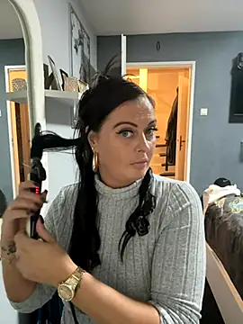 Snapshot of vanessaNL chatting on 09-21-25, 08:10 vanessaNL online show from 09-21-25, 08:10