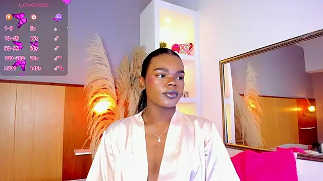 CamiEstrada online show from 03-10-25, 09:18