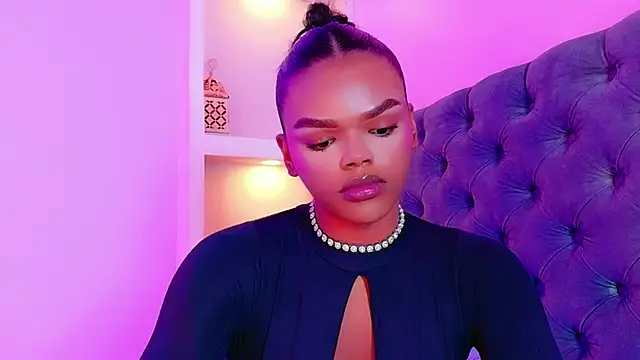 CamiEstrada online show from 12-20-25, 01:23