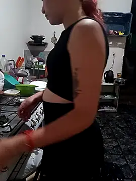 Snapshot of Scarlett-Leh chatting on 02-19-25, 10:42 Scarlett-Leh online show from 02-19-25, 10:42