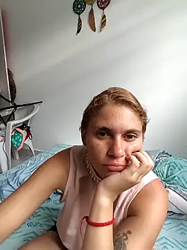 Snapshot of Scarlett-Leh chatting on 12-14-25, 07:51 Scarlett-Leh online show from 12-14-25, 07:51