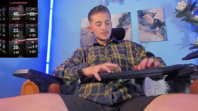 Snapshot of _hairybeard_ chatting on 03-13-25, 05:22 hairybeard online show from 03-13-25, 05:22