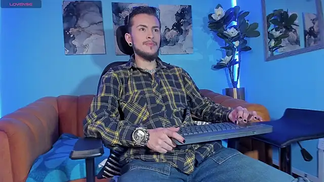 Snapshot of _hairybeard_ chatting on 09-13-25, 06:35 hairybeard online show from 09-13-25, 06:35