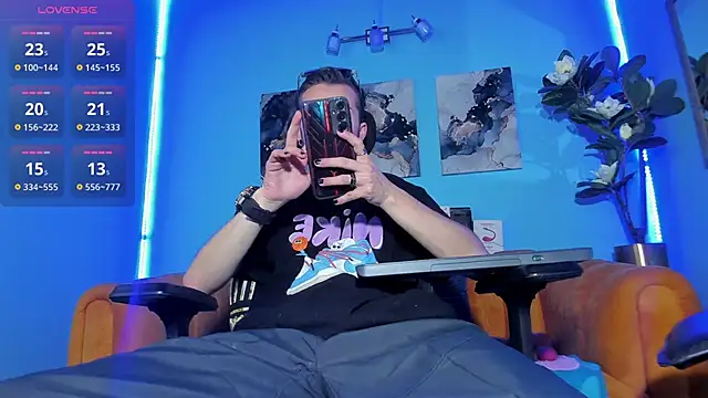 Snapshot of _hairybeard_ chatting on 09-15-25, 06:08 hairybeard online show from 09-15-25, 06:08