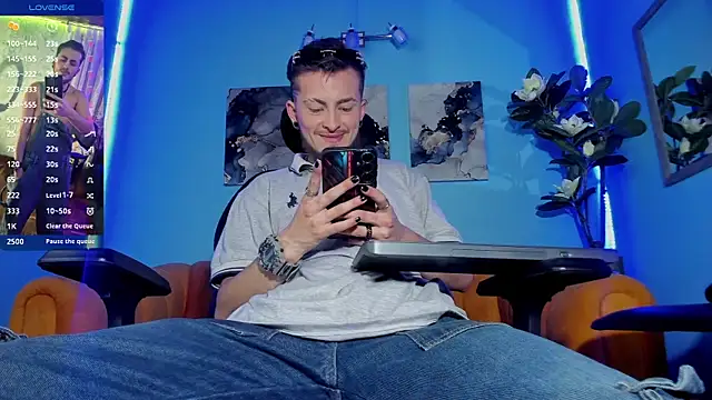 Snapshot of _hairybeard_ chatting on 09-20-25, 09:05 hairybeard online show from 09-20-25, 09:05