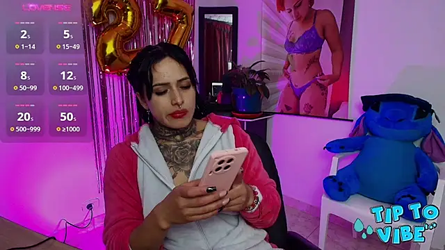 TinnaDawsom online show from 03-07-25, 01:09