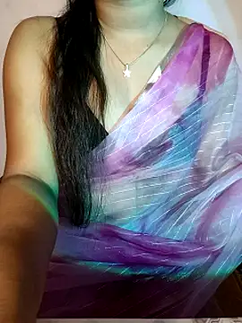 Snapshot of QueenOfHeart_07 chatting on 01-30-25, 05:39 QueenOfHeart 07 online show from 01-30-25, 05:39