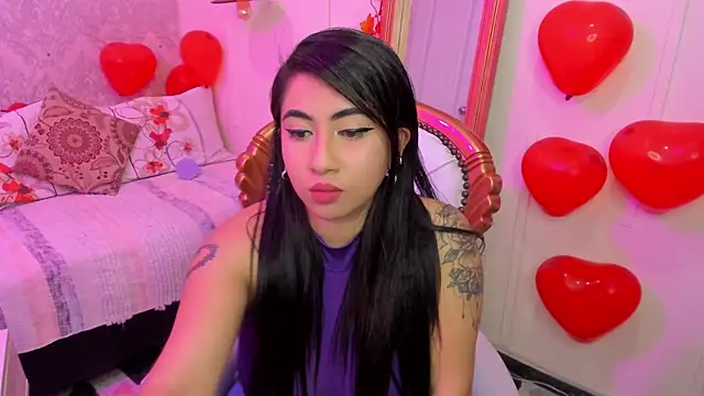 Snapshot of Sexy_cristall_ chatting on 02-21-25, 11:10 Sexy cristall online show from 02-21-25, 11:10