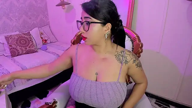 Snapshot of Sexy_cristall_ chatting on 03-02-25, 12:20 Sexy cristall online show from 03-02-25, 12:20