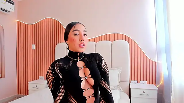 Snapshot of SofiiSweet_ chatting on 10-30-25, 02:29 SofiiSweet online show from 10-30-25, 02:29