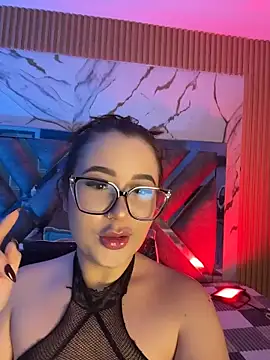 LylaLee111 online show from 05-26-26, 01:40