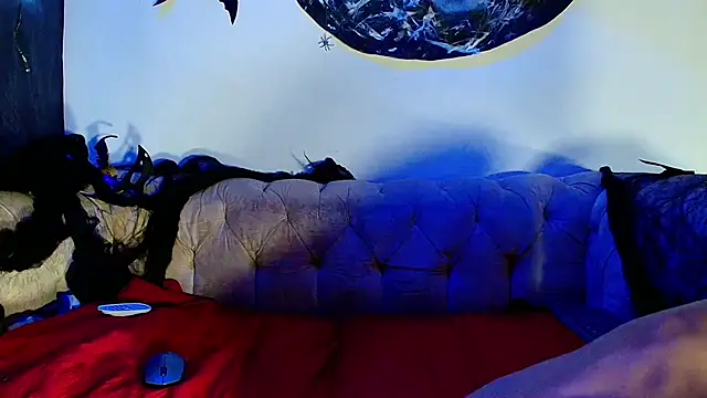 kira mz online show from 10-20-25, 12:05