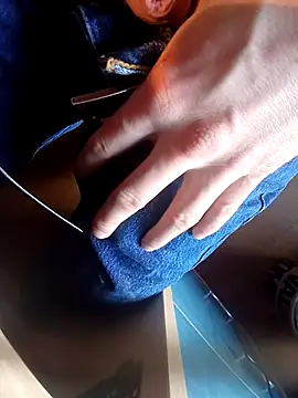 valou98 online show from 03-04-26, 04:24