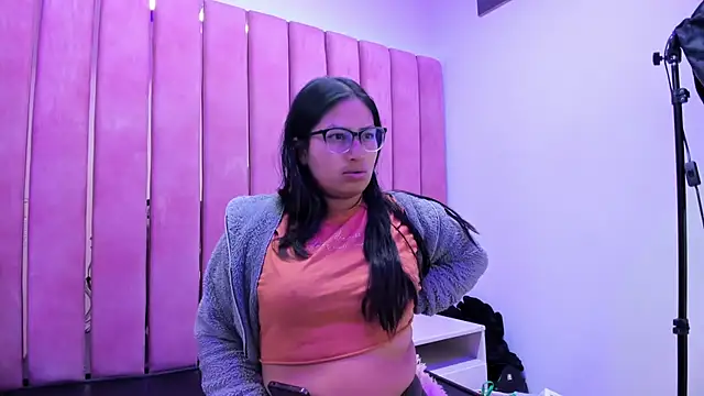 Snapshot of Miaa_Smiith_ chatting on 11-25-25, 03:28 Miaa Smiith online show from 11-25-25, 03:28