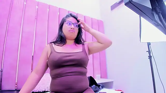 Miaa Smiith  online show from 01-16-26, 03:43